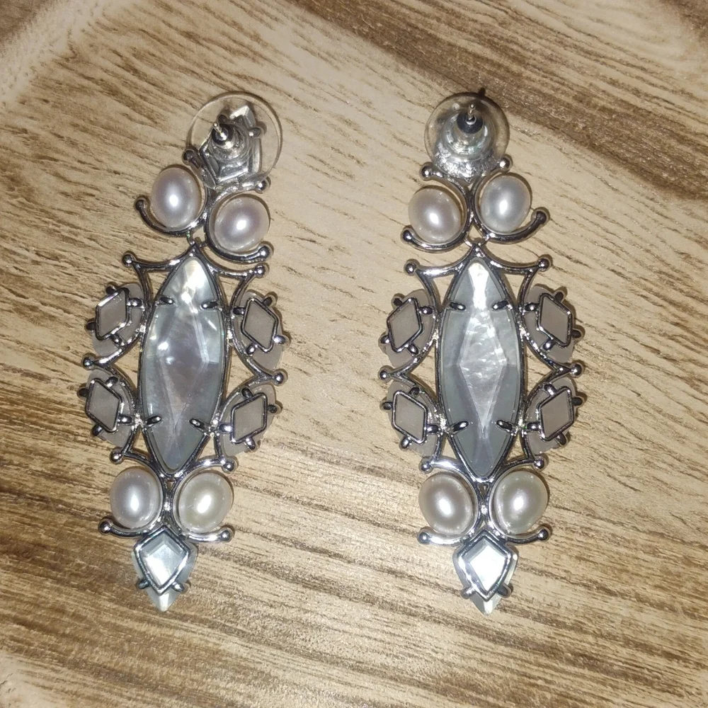 Kendra Scott Genevieve Statement Earrings in Silver and Ivory Pearl NWT - Picture 7 of 10